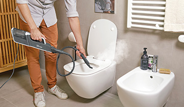 Polti Vaporetto Style cleaning bathroom fixtures