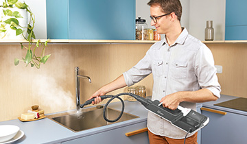 Polti Vaporetto Style limpiar el fregadero de la cocina