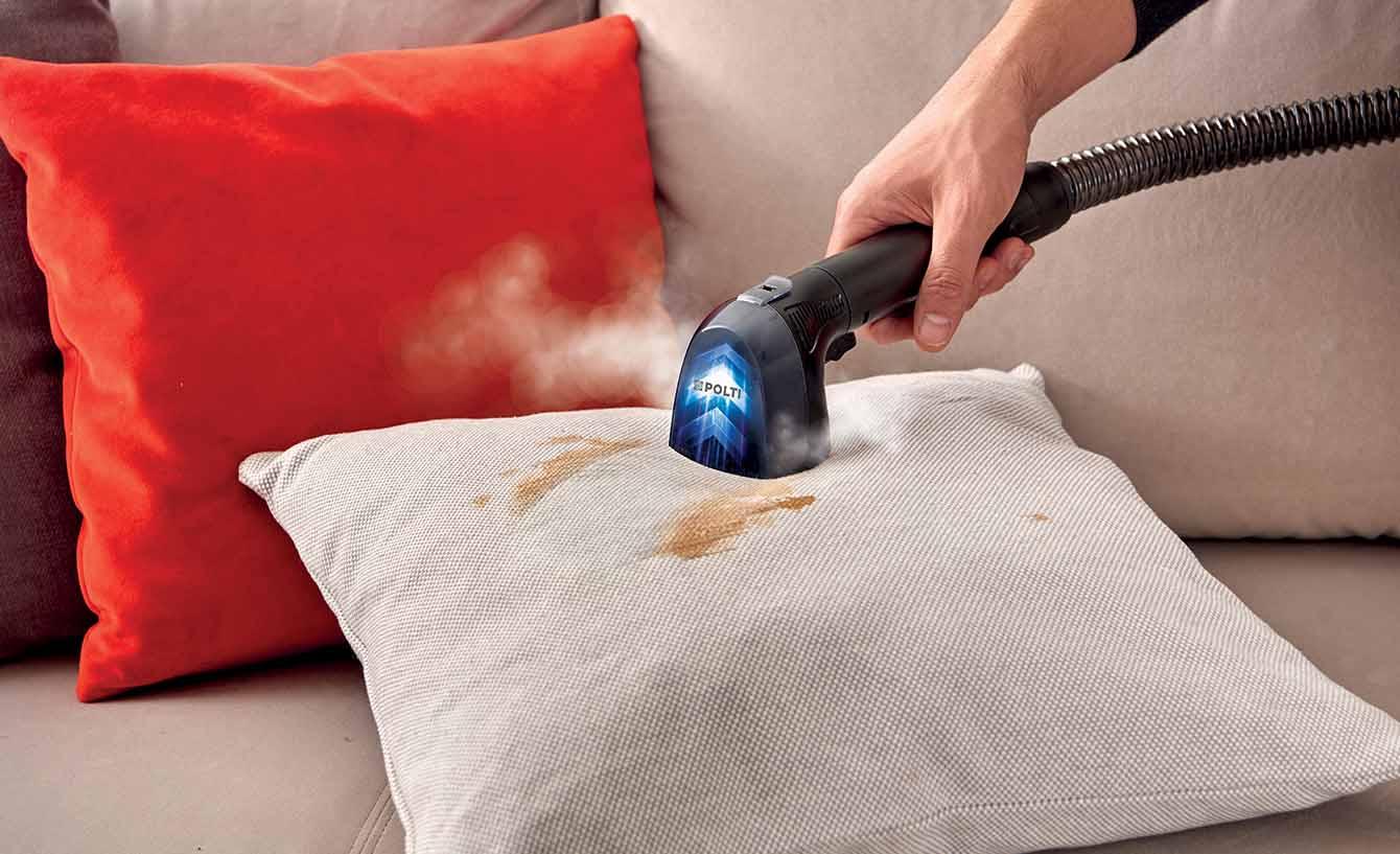¿Manchas de sangre en la ropa? Así puedes eliminarlas paso a paso con ayuda del vapor